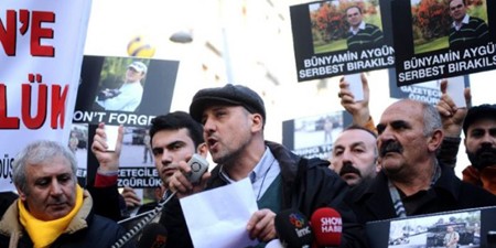 Turkey detains prominent journalist over tweets